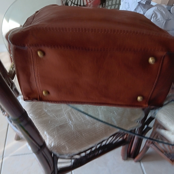 Absolutely stunning Frye bucket handbag " 11.5 H 12.5 W 4 D - Picture 3 of 8